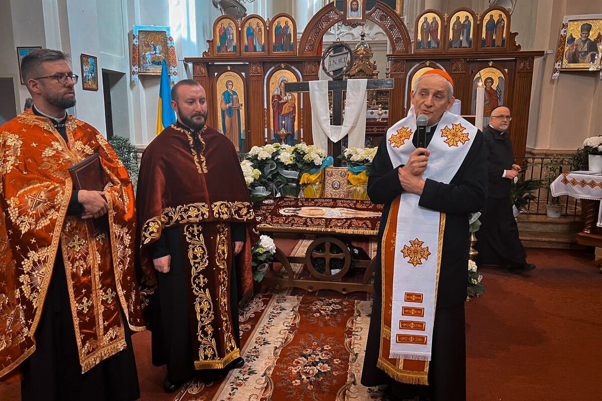У Страсну п’ятницю кардинал Маттео Дзуппі відвідав українську парафію у Болоньї