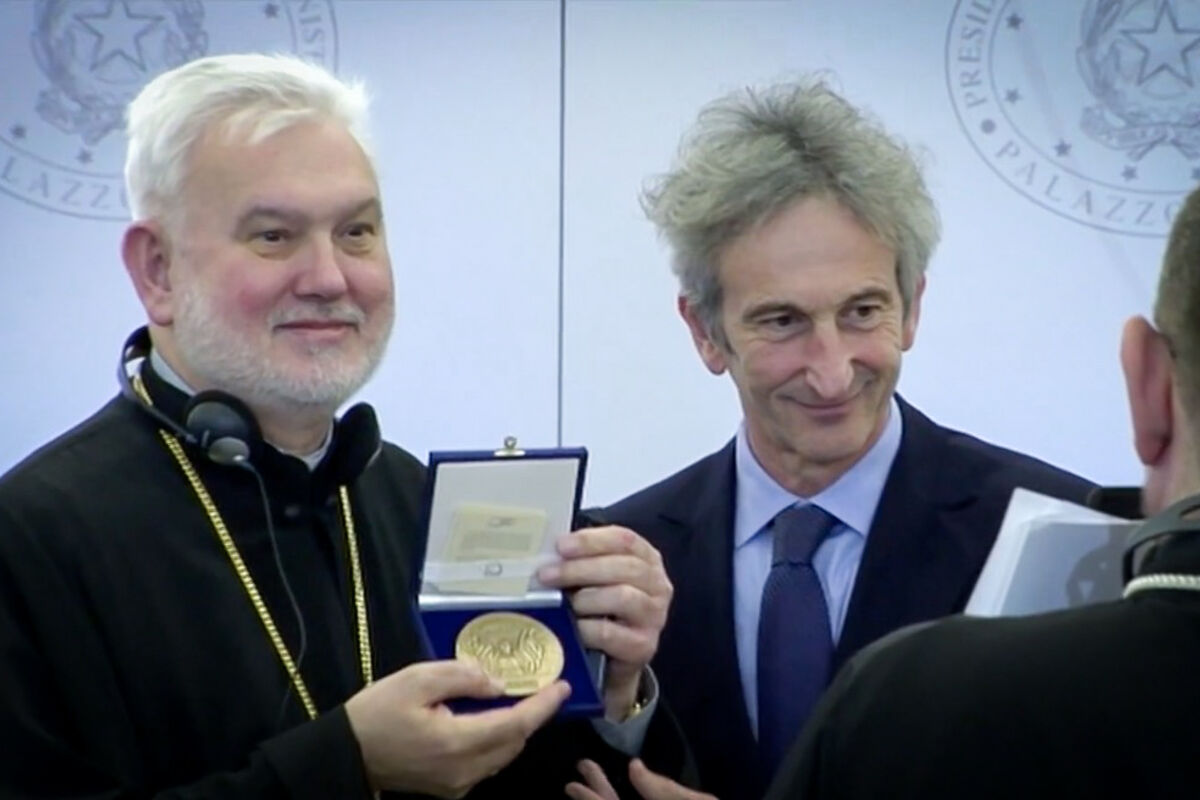 Два роки українського опору: в Італії випустили медаль на підтримку реабілітації постраждалих від війни дітей